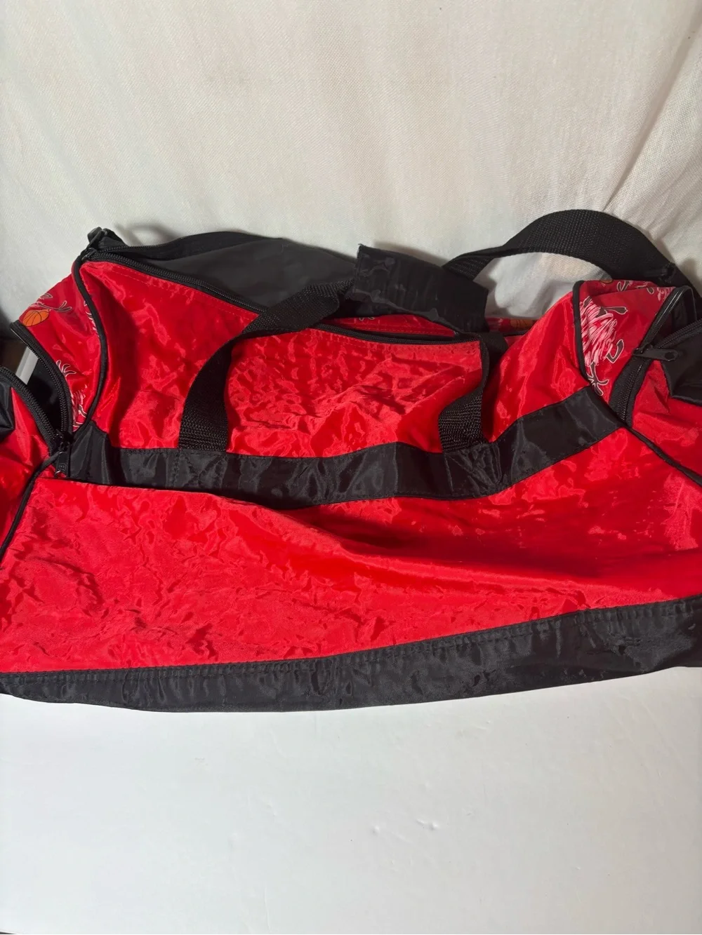 Looney Tunes Taz 1998 Chicago Bulls Red and Black Duffle bag